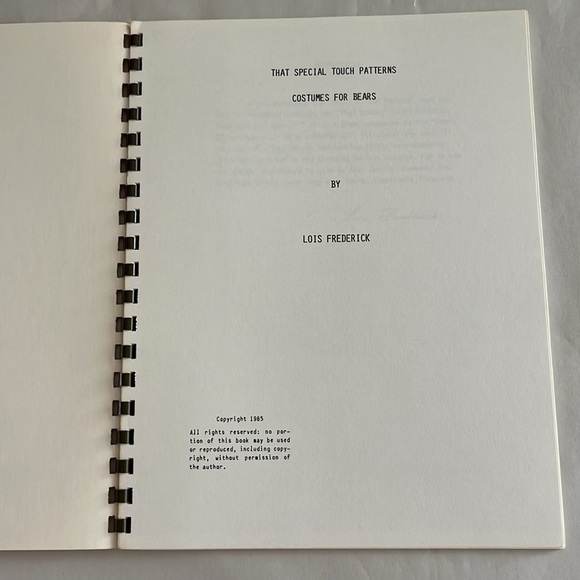 New That Special Touch, Costumes for Bears 1985 Lois Frederick Pattern BOOK - Picture 3 of 14